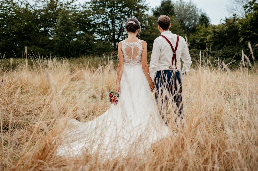 Die Beliebtheit von feien Trauungen steigt Jahr fuer Jahr freien Trauungen sind individuell und koennen unter freiem Himmel stattfinden 45