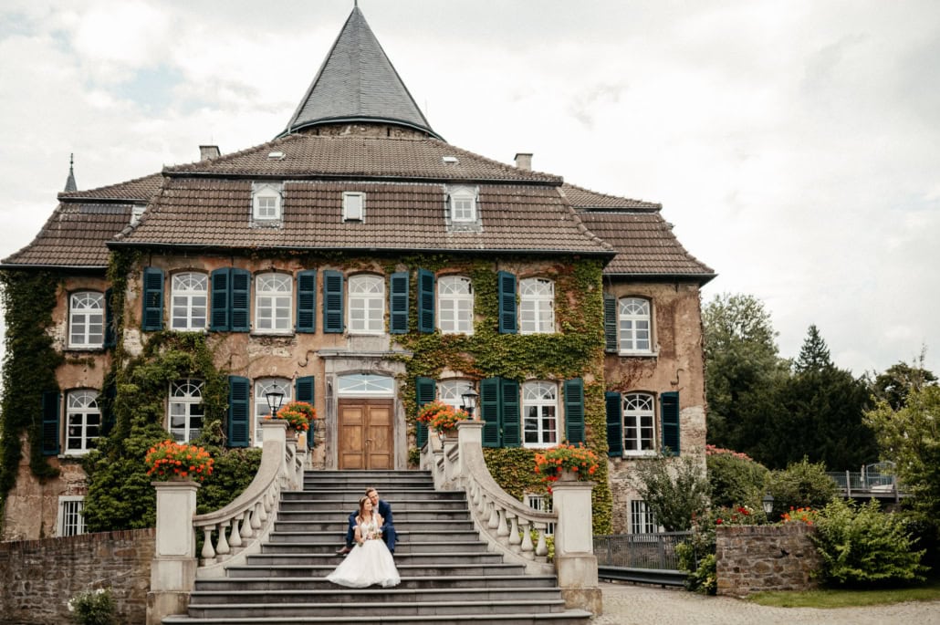 Hochzeitsfotograf im Standesamt Ratingen ✔️ - Hochzeitsfotograf im Standesamt Ratingen - Herzlichen Glückwunsch zur Verlobung! Ihr habt den ersten Schritt in eine wundervolle Zukunft gemacht. - Your Wedding Story -  Dein Hochzeitsfotograf - Dein Fotograf photoart hübner in Deiner Nähe
