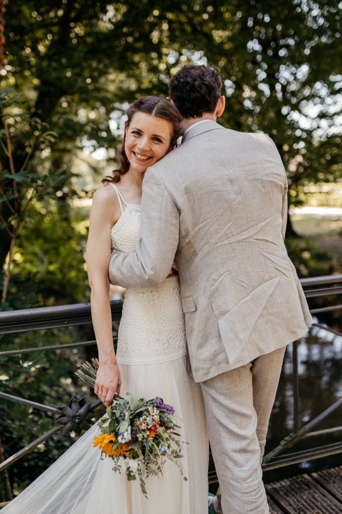 Your Wedding Story ✔️ - „Euer Tag vergeht – Eure Geschichte bleibt.“ "Liebe besteht nicht darin, dass man einander ansieht, sondern dass man gemeinsam in die gleiche Richtung blickt." Antoine de Saint-Exupéry Your Wedding Story Wir sind Your Wedding Story – ein Team aus leidenschaftlichen Fotografinnen, das Hochzeiten mit Herz, Gefühl und einem Auge für das Besondere begleitet. Sabrina, Hannah, - Your Wedding Story -  Dein Hochzeitsfotograf - Dein Fotograf photoart hübner in Deiner Nähe