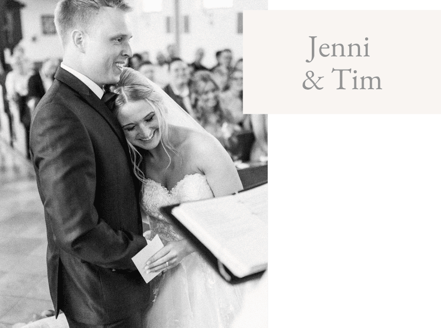 Braut und Bräutigam bei der Trauung, emotionale Momente festgehalten.